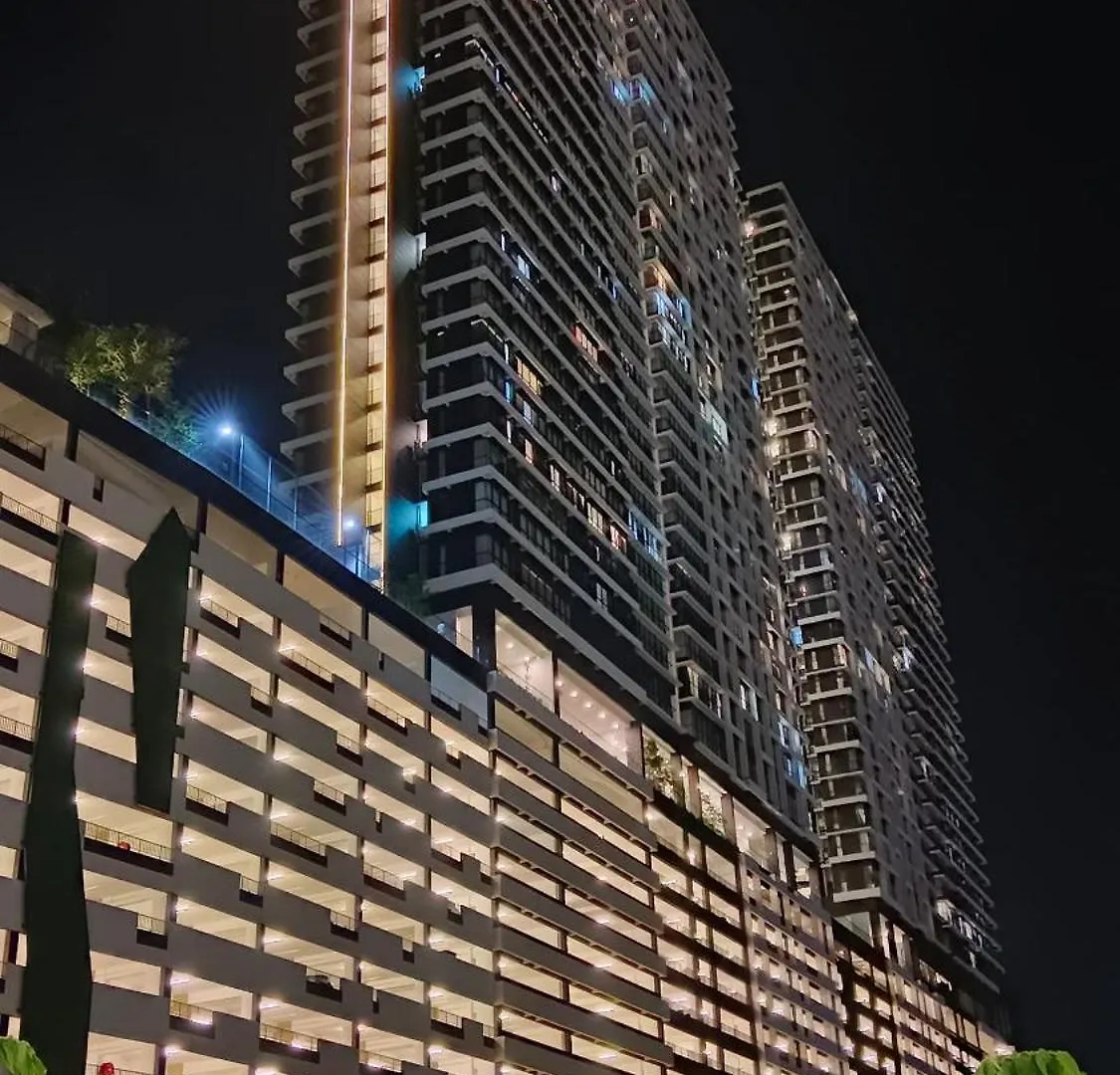 Big Family Stay Urban Large Pool & Sea View Netfix Jelutong