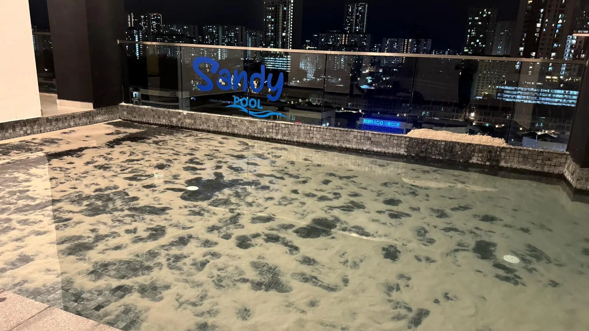 Apartment Big Family Stay Urban Large Pool & Sea View Netfix Jelutong Malaysia