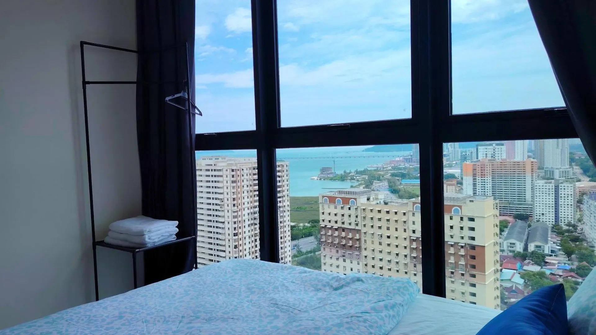 Apartamento Big Family Stay Urban Large Pool & Sea View Netfix Jelutong